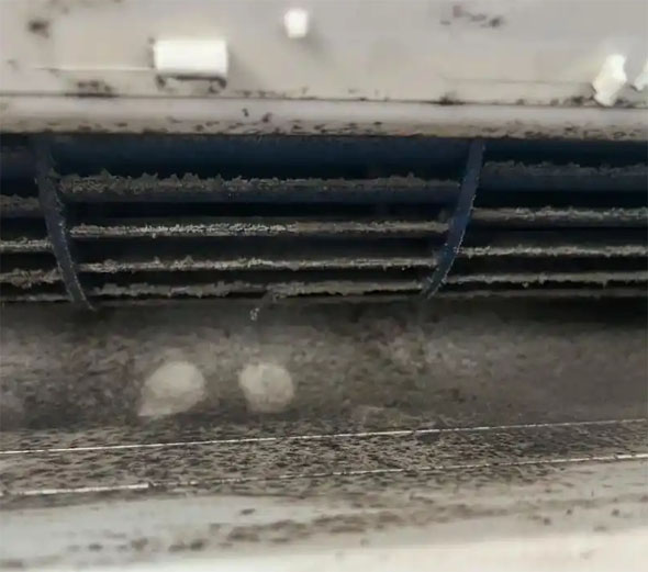 即墨空调吹的风有股烧焦味是怎么回事